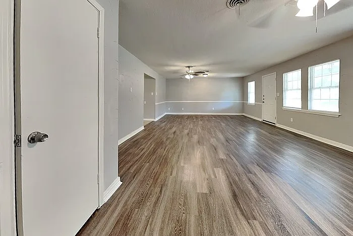 4731 Bedford Dr — Photo 4