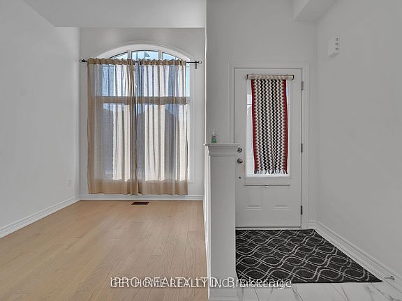 5th image of 3950 Koenig Rd