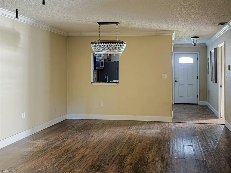 7631 Piping Rock Ct — Photo 5