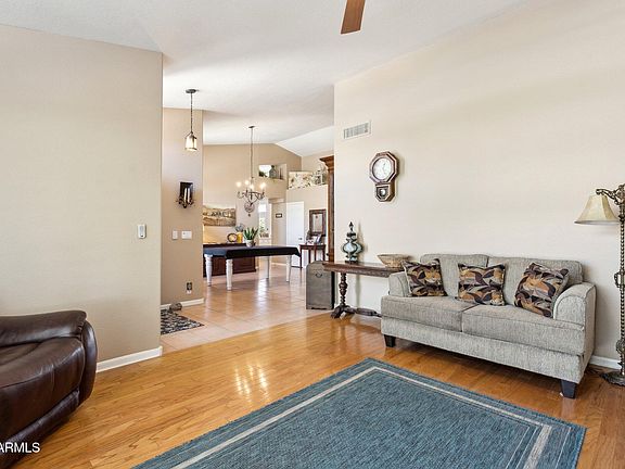 4th image of 4401 E BARWICK Drive