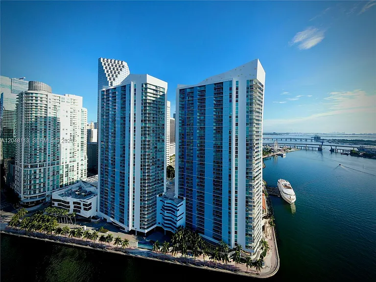 325 Biscayne Blvd #1420 — Photo 27