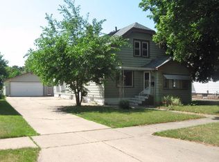 561 N 62nd St, Wauwatosa, WI 53213