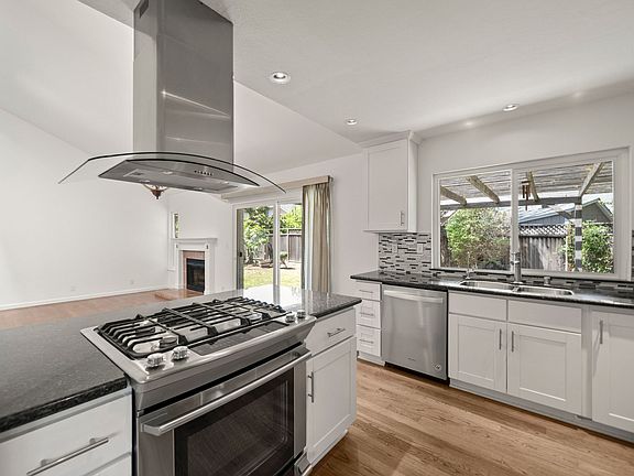 5th image of 4347 Montmorency Ct