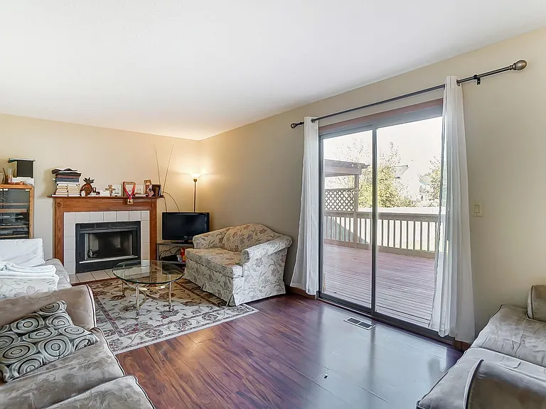 4056 Brookrun Dr — Photo 18