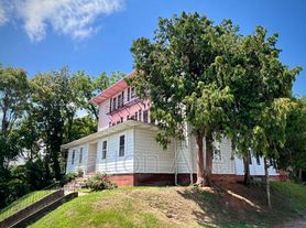 43 Ravenscroft Dr