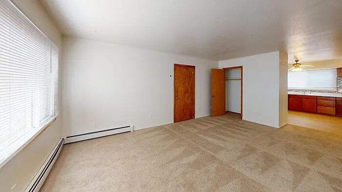 2 bed, 1.0 bath, $975 — Photo 2