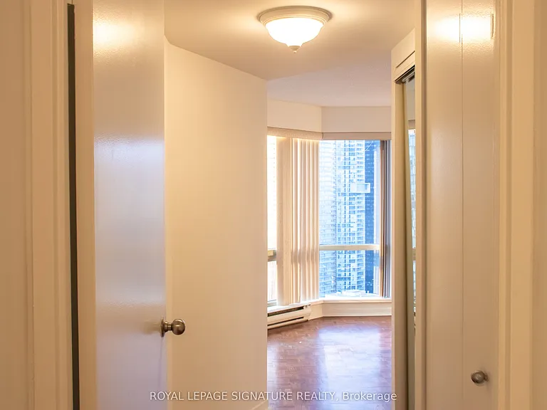 1001 Bay St #3403 — Photo 28