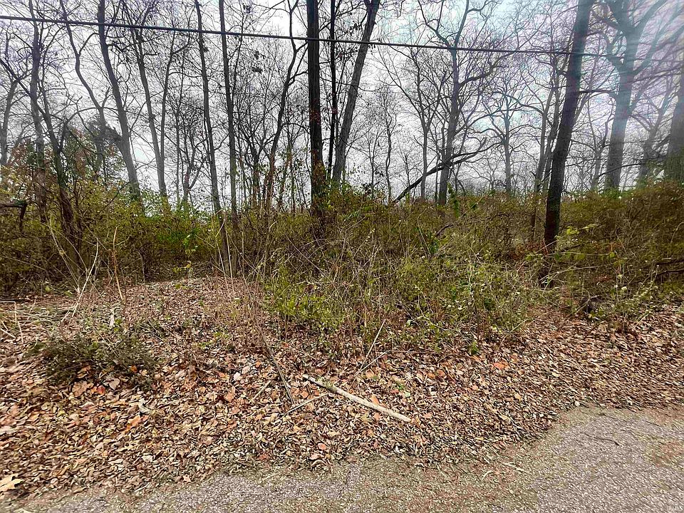 2nd image of Wea Woodland Dr