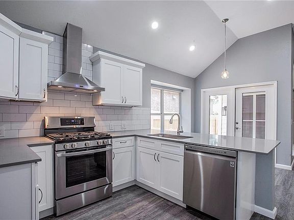 2nd image of 1610 Shady Creek Trl