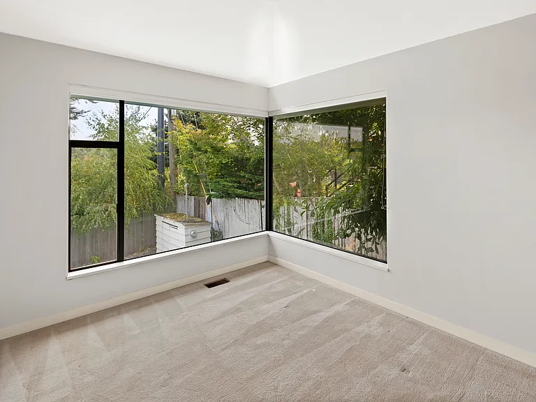 10540 11th Ave NW — Photo 12