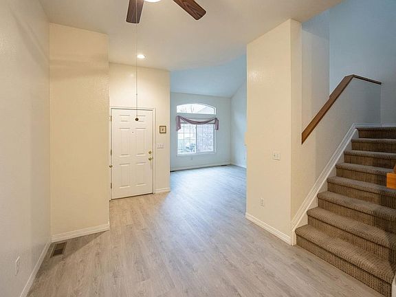 5th image of 4500 Seneca St #13