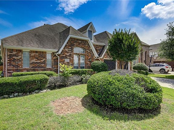3rd image of 2222 Frio Dr