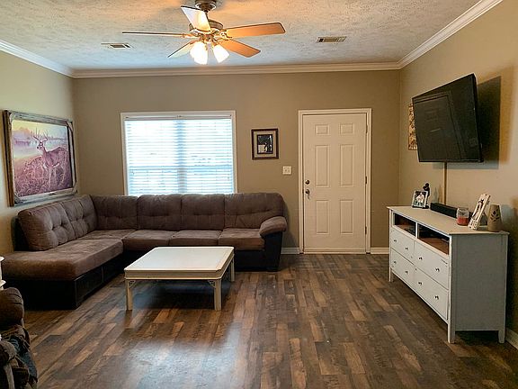 2nd image of 106 Joy St