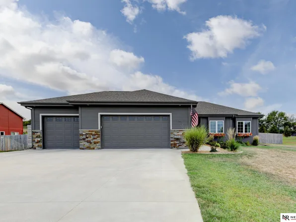 1359 Stone Ridge Dr, Louisville, NE 68037