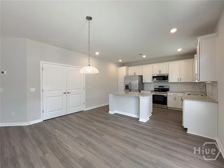 115 Melody Dr — Photo 5