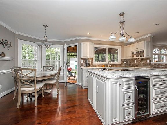 3rd image of 10301 Bealeton Ct