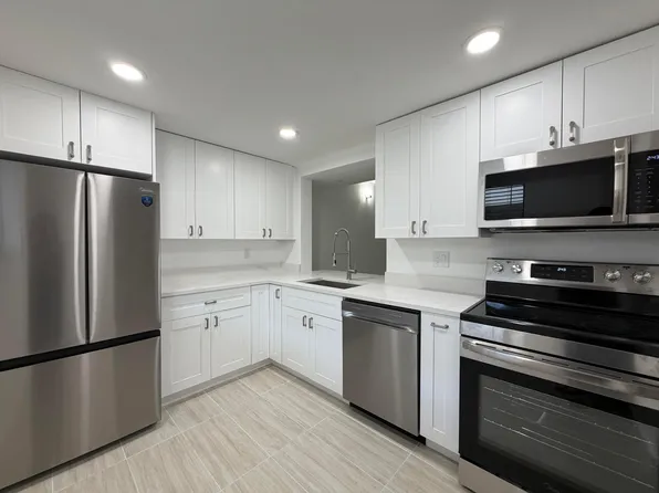 5220 Las Verdes Circle #317, Delray Beach, FL 33484