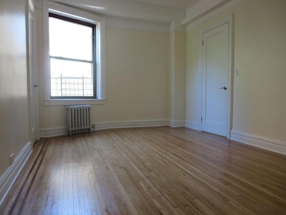 1st image of 115 E 92nd St