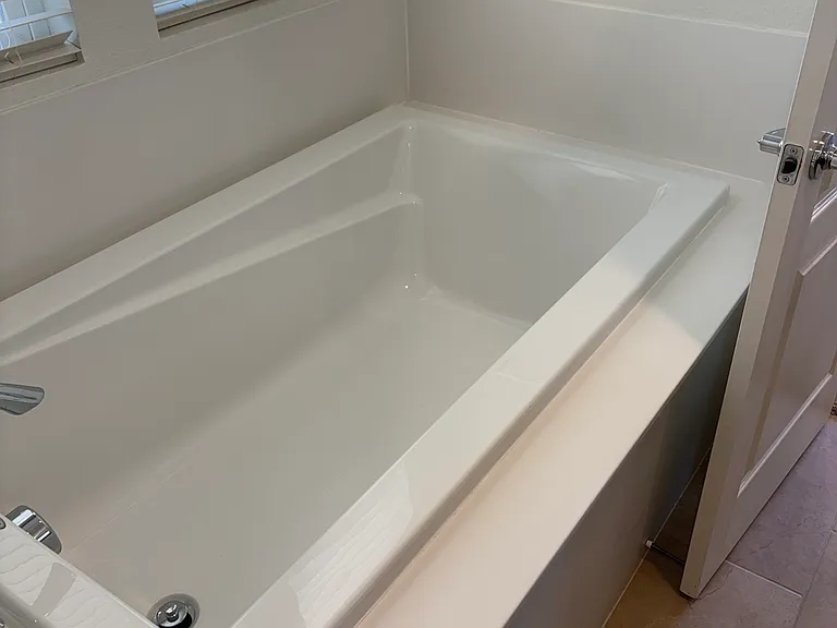 master bath tub