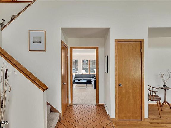 4th image of 212 Mannix Road