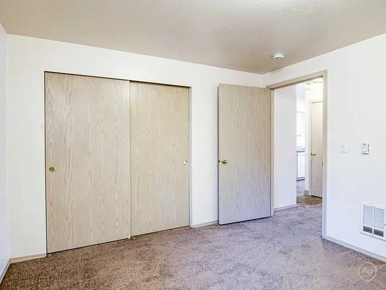 McNary Heights Apartments — Photo 8