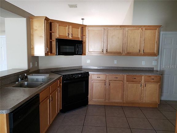 4th image of 2332 Bagdad Ave #4