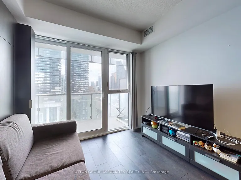 15 Lower Jarvis St #1409 — Photo 6