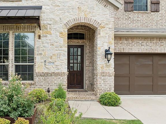 3rd image of 2608 San Jacinto Dr