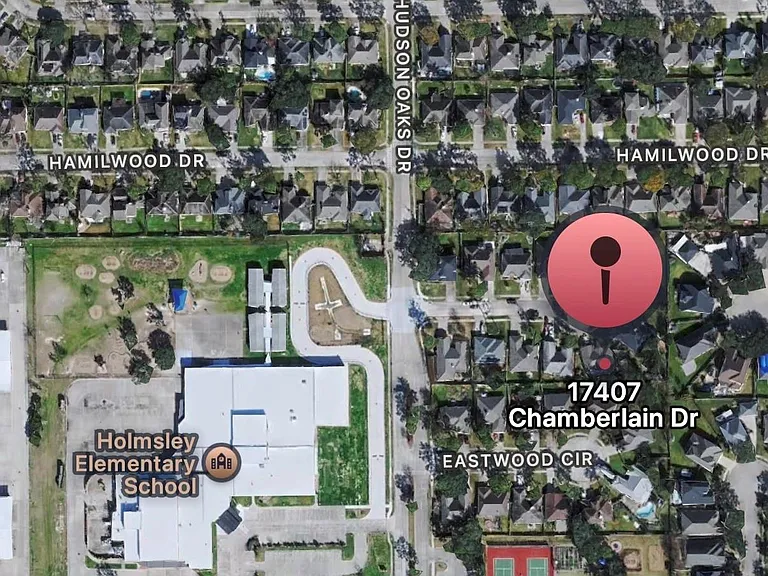 17407 Chamberlain Dr — Photo 3