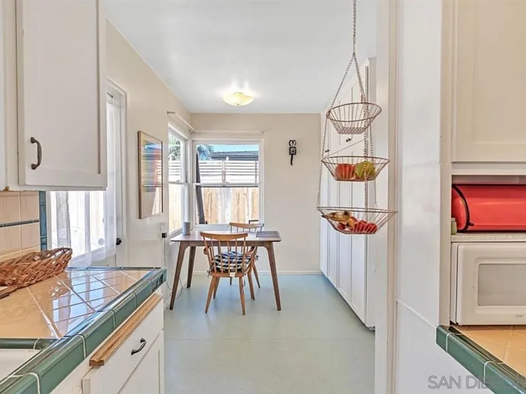 6465 Julie St — Photo 7
