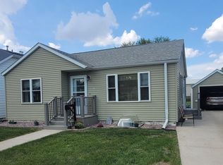 605 2nd St NW, Pipestone, MN 56164