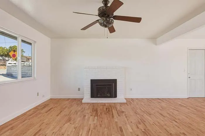 1048 Hamilton Ave — Photo 2
