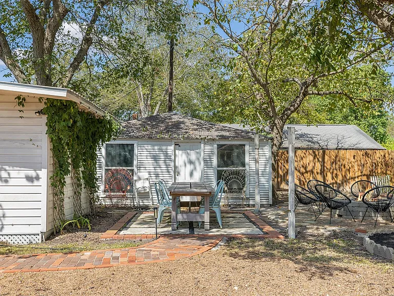 206 N Rusk St — Photo 31
