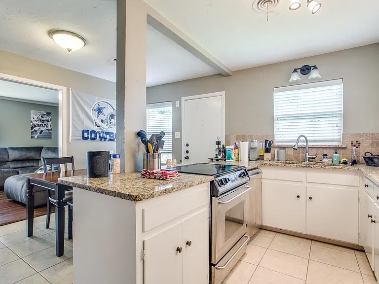 3612 Winston Rd — Photo 3