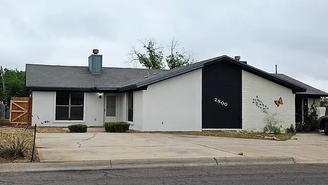 2800 N Pecos St #B — Photo 1