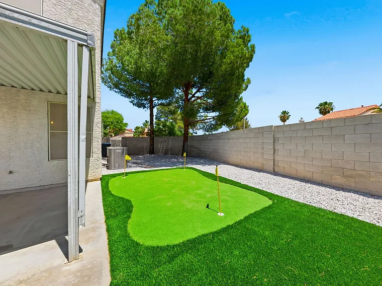 348 Faulkner Ct — Photo 36