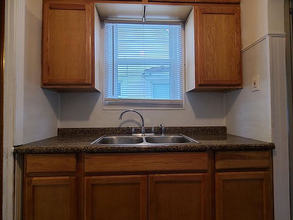 4th image of 21219 Kenyon Dr
