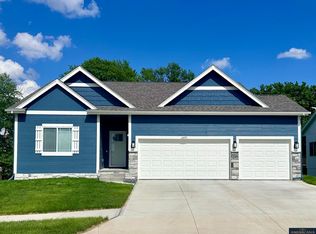 5673 183rd Ave, Elkhorn, NE 68022
