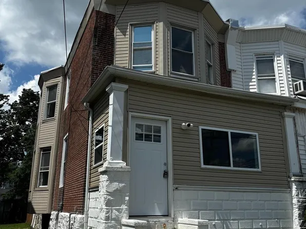 326 Powhattan Ave, Essington, PA 19029