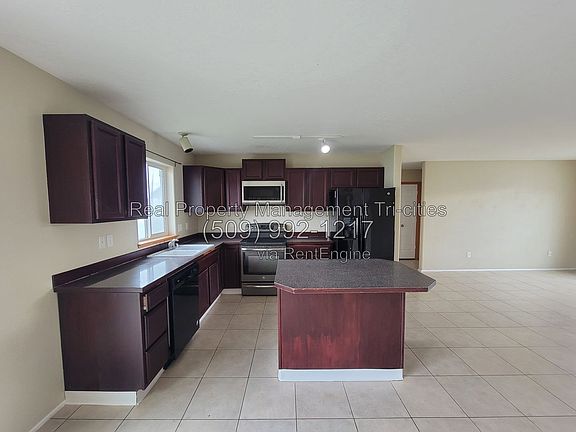 3rd image of 6305 Thistledown Dr
