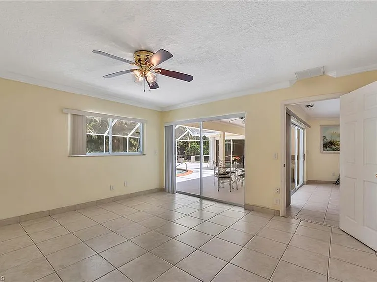 639 S Pompano Dr — Photo 18