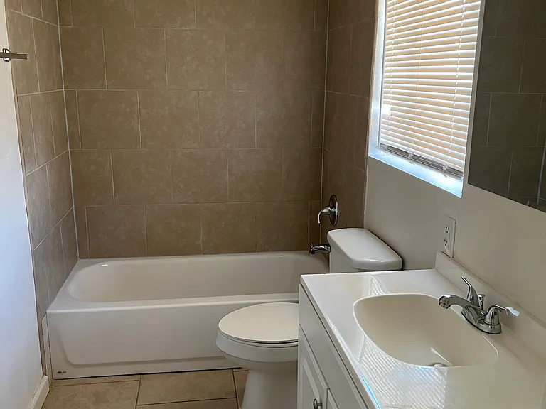 375 W 33rd St #1 — Photo 12