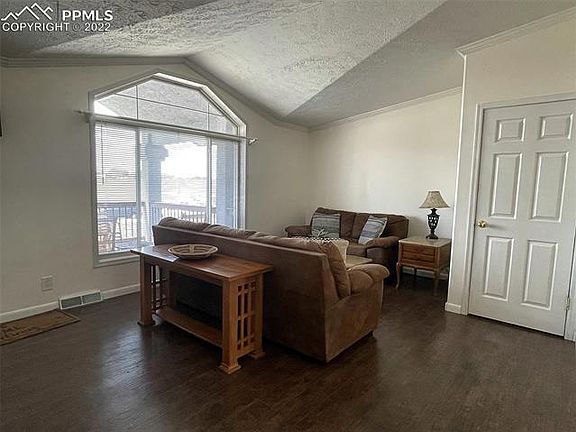5th image of 15655 Calley Ct