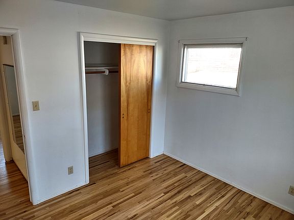 4th image of 909 Avenue A NW