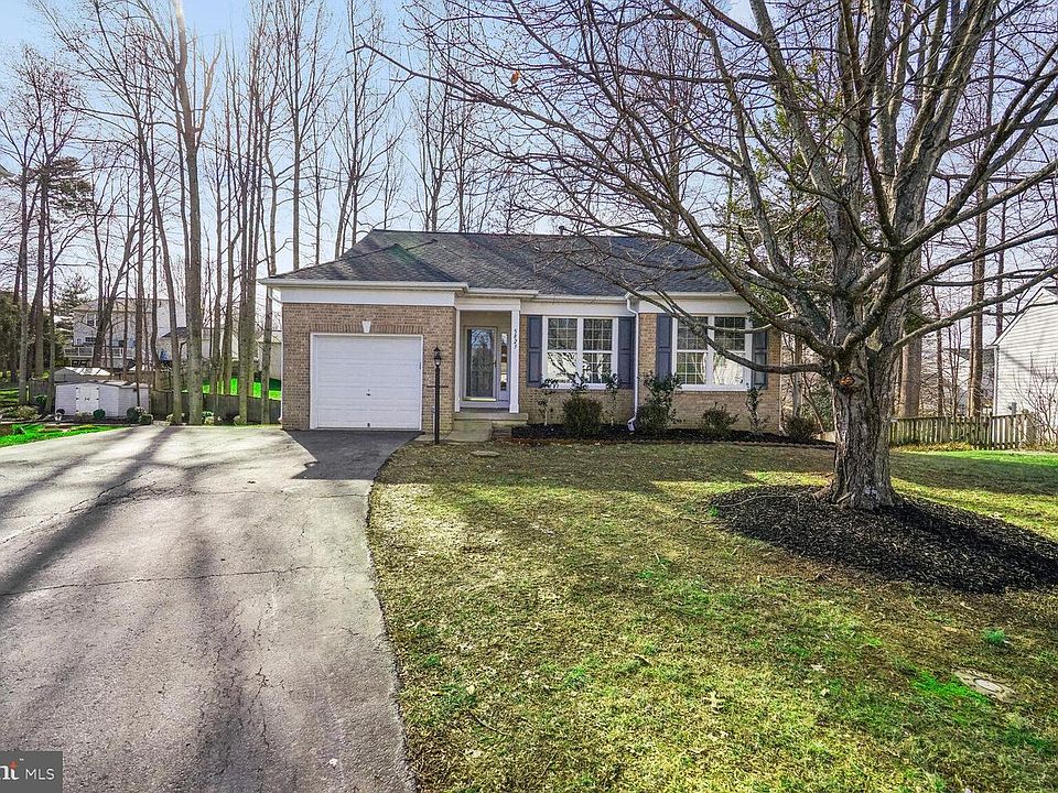 1st image of 5823 Russett Leaf Ct