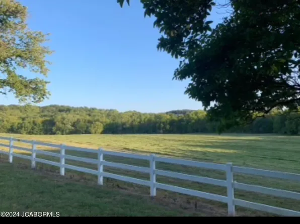 Henwick Ln, Jefferson City, MO 65109