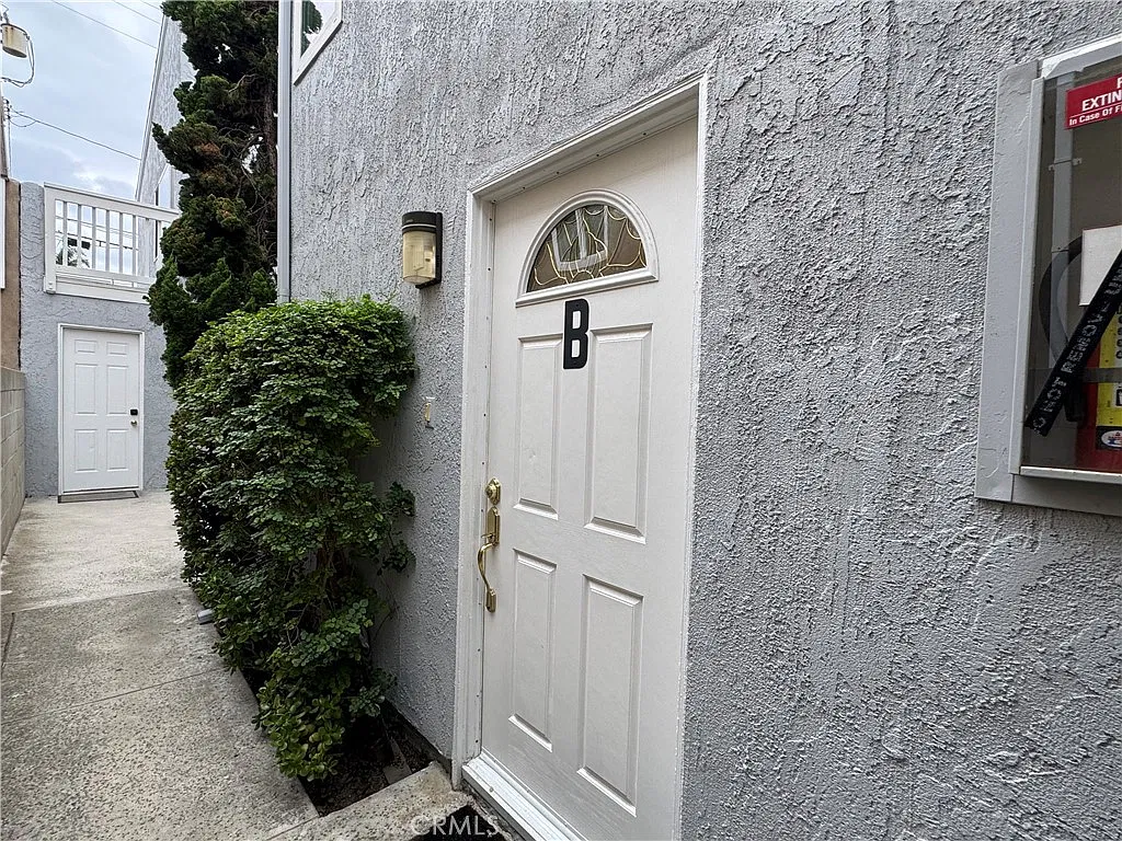 2 bed, 2.5 bath, 800 sqft, $3,800 — Photo 4