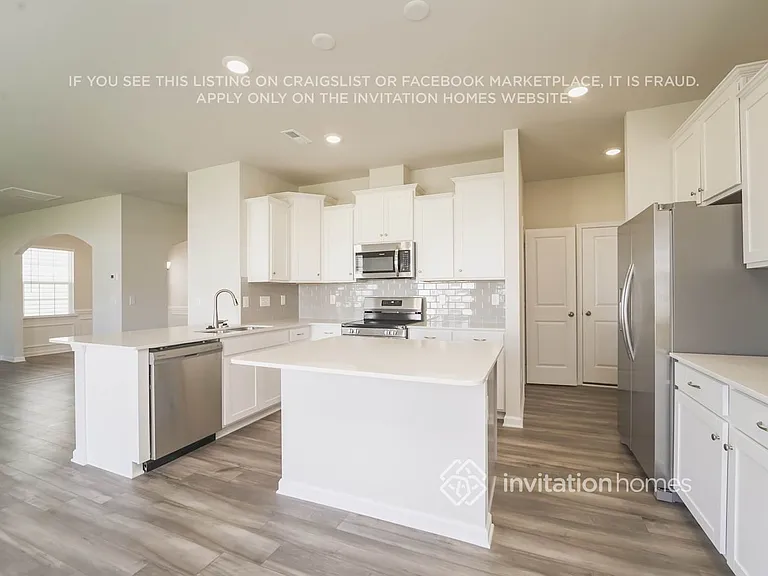 7346 Echoing Hills Ln — Photo 10