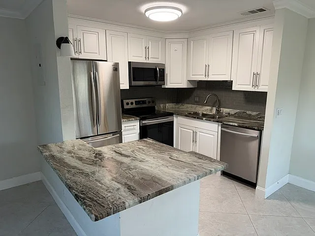 1 bed, 726 sqft, $1,500 — Photo 2