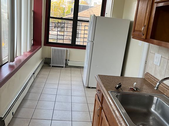 5th image of 4170 Grace Ave #4